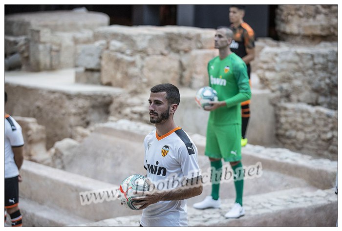 Nouveaux Maillot de Foot Valencia COQUELIN 17 Enfant Domicile Puma 19/20 Pas Cher